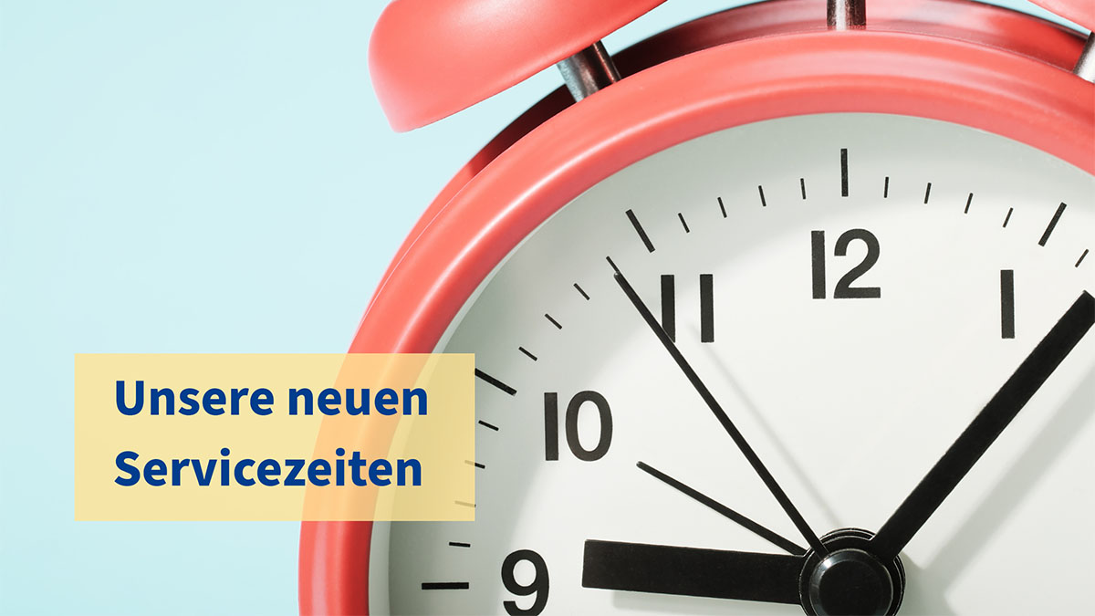 Ein Wecker zeigt die Uhrzeit an